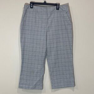 Plus Size Light Gray Dress Capris By 23rd St. Size 16.